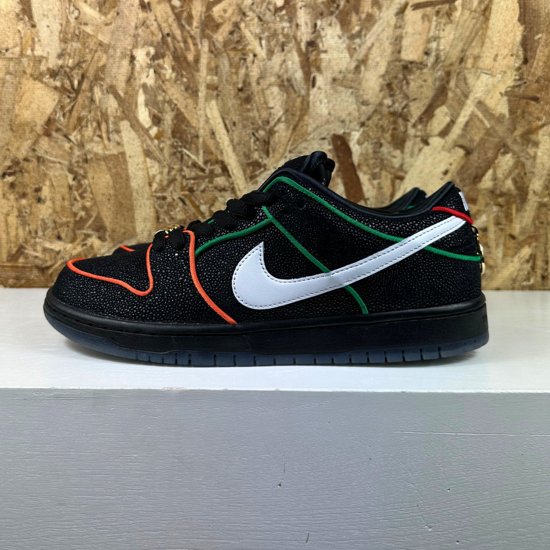 Nike SB Dunk Low Pro QS - Bronx Girls Skate