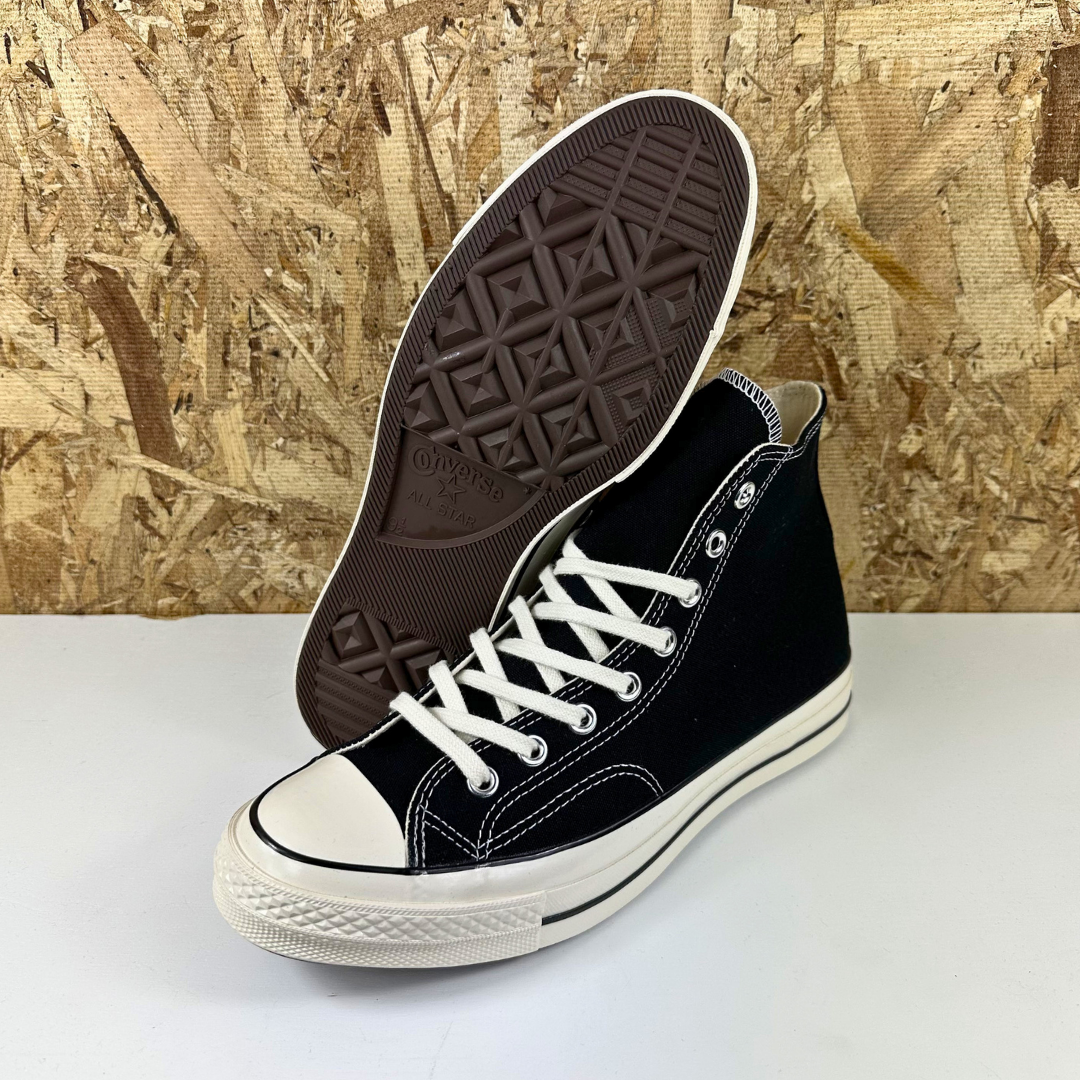 Chuck 70 Hi - Black/White