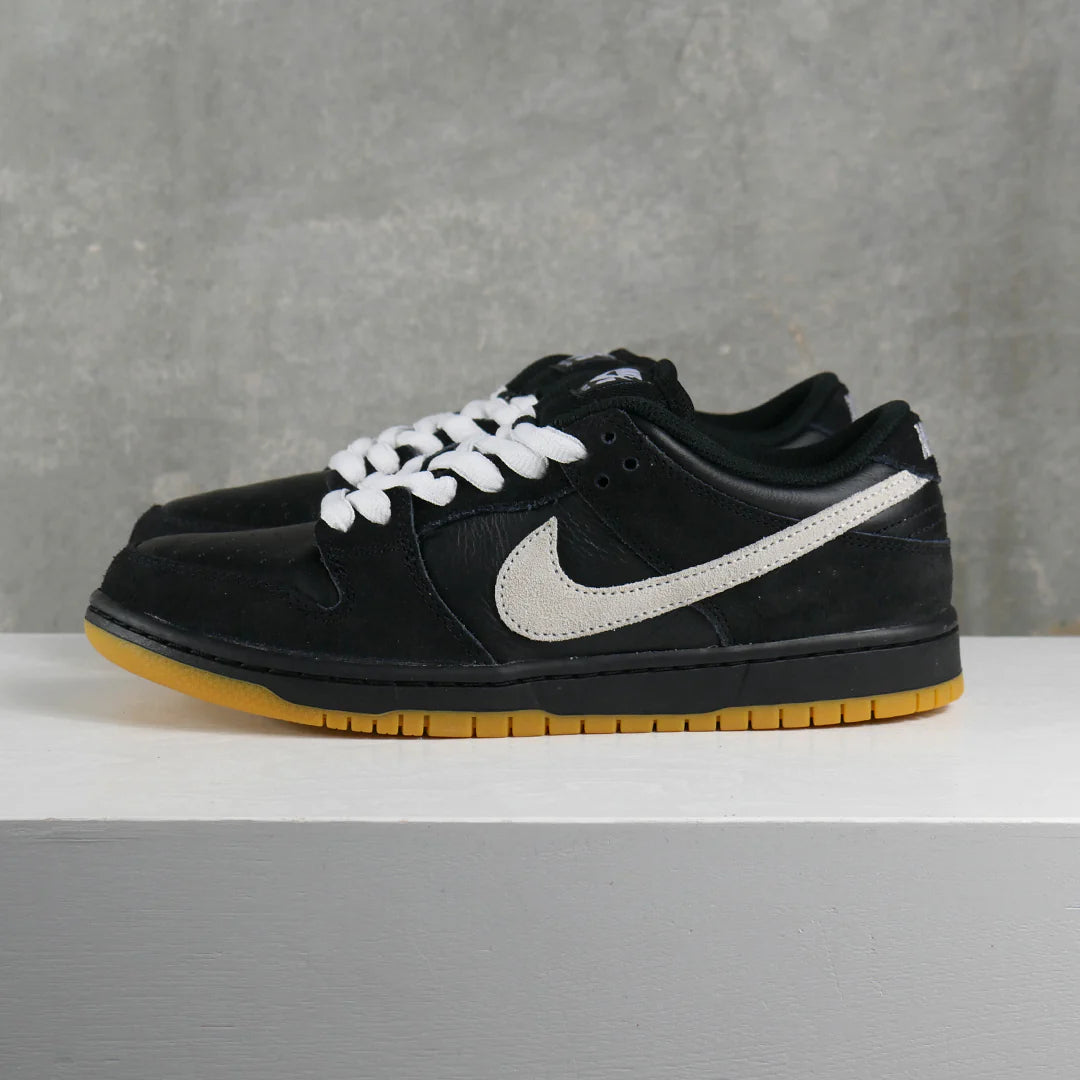 Nike SB Dunk Low Pro - Black/White/Gum