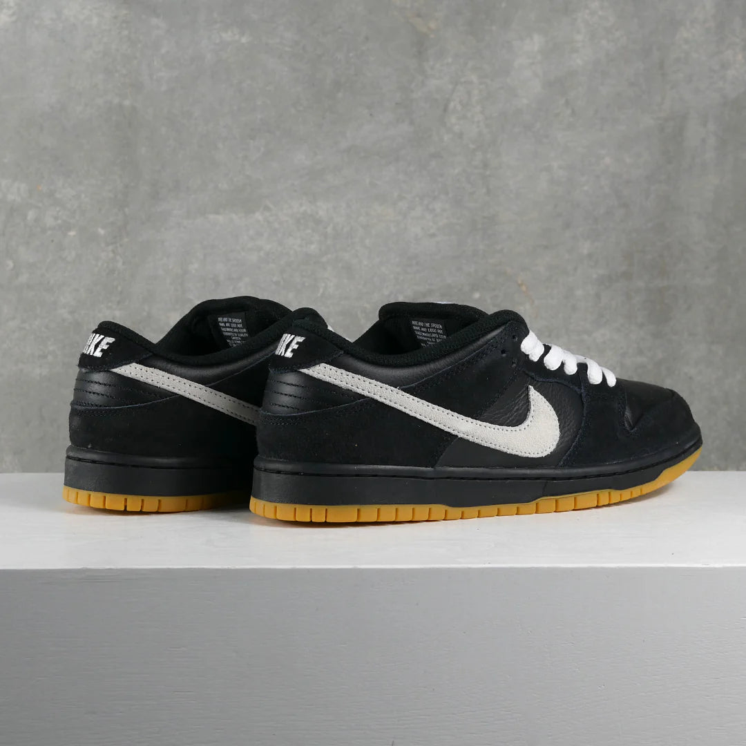 Nike SB Dunk Low Pro - Black/White/Gum