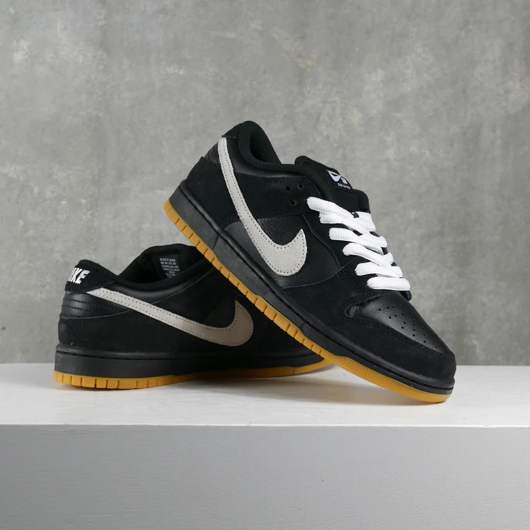 Nike SB Dunk Low Pro - Black/White/Gum