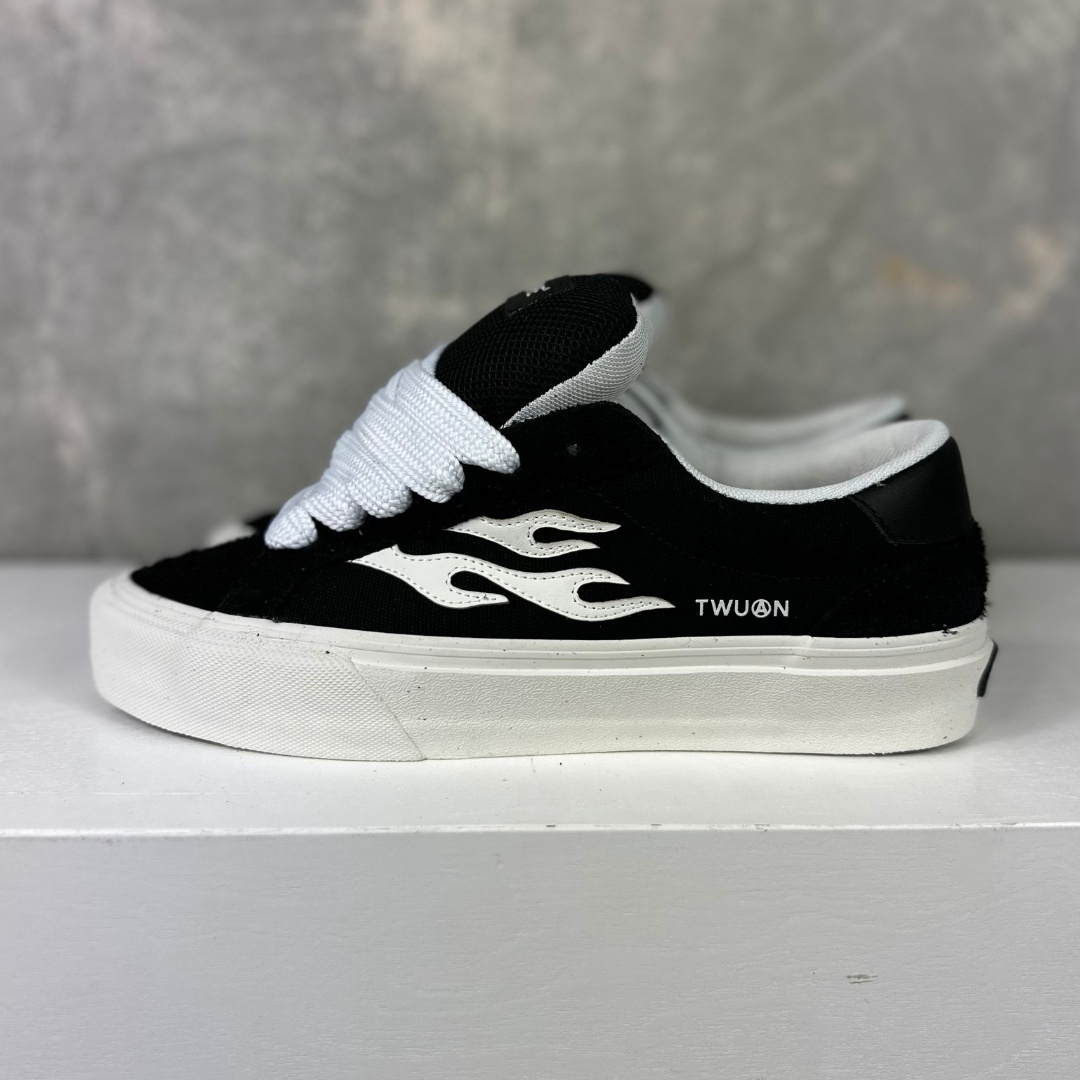Logan Puff - Black
