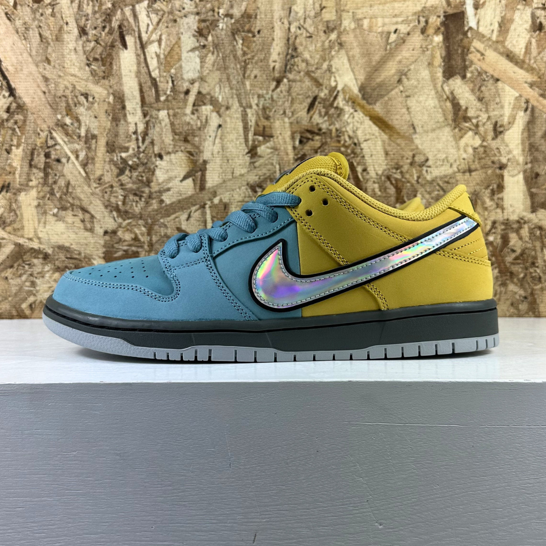 Nike SB Dunk Low Pro 700