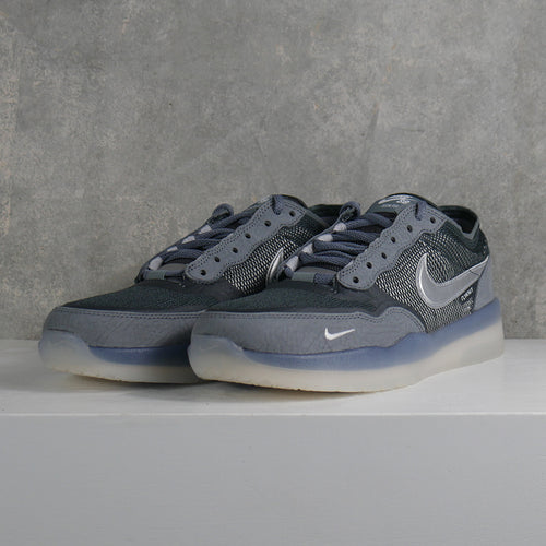 Nike SB PS8 (Cool Grey/Metallic Silver)